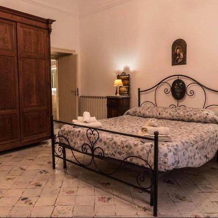 Appartamento Palazzo Pace Al Cassaro 巴勒莫 外观 照片