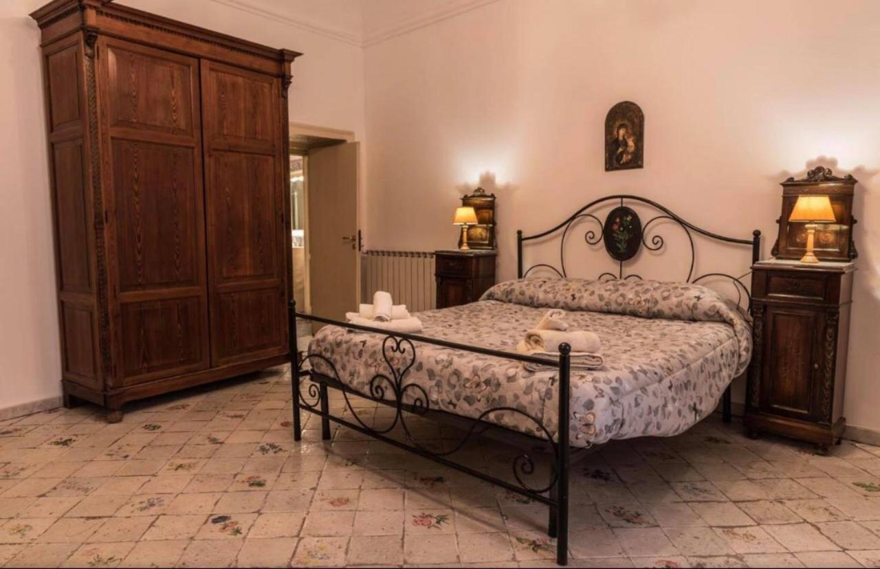 Appartamento Palazzo Pace Al Cassaro 巴勒莫 外观 照片